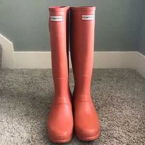 Coral size 10 hunter boots. GUC.